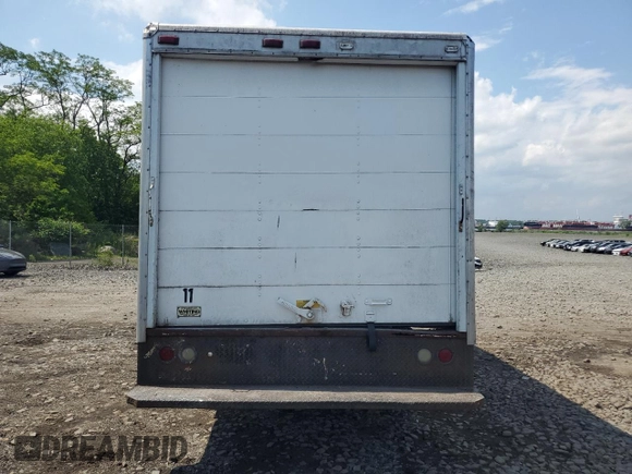 2002 Ford Econoline Cargo z VIN 1FDSE35L12HA81850, wystawiony jako Copart lot #59160315 z przebiegiem 74 773 mil mil oraz Czysty tytuł • Clean title. Historia ofert i sprzedaży dostępna na DreamBid. Obrazek 6.