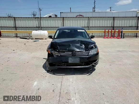 2014 Volkswagen Passat Wolfsburg Edition z VIN 1VWAT7A36EC030197, wystawiony jako Copart lot #59638335 z przebiegiem 236 622 mil mil oraz Szkoda całkowita • Salvage title. Historia ofert i sprzedaży dostępna na DreamBid. Obrazek 13.