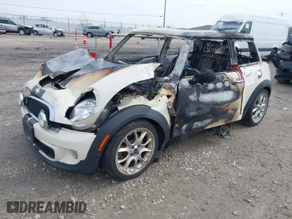 2011 MINI Hardtop S с VIN WMWSV3C53BTY20901, выставлен на аукционе IAAI как лот 42001531 с пробегом Не указан миль и . История ставок и продаж доступна на DreamBid. Изображение 2.
