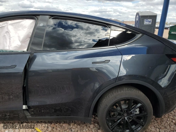 2024 Tesla Model Y Long Range with VIN 7SAYGDEEXRA223543, listed as a Copart auction lot 48691375 with 0 mi miles and Salvage Title. Bid and sale history available at carsss.com. Image 10.