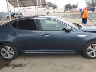2014 Kia Optima LX z VIN KNAGM4AD8E5065584, wystawiony jako IAAI lot #42287890 z przebiegiem 134 565 mil mil oraz . Historia ofert i sprzedaży dostępna na DreamBid. Obrazek 13.