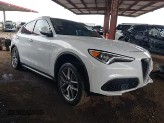 2018 Alfa Romeo Stelvio Ti Sport z VIN ZASFAKNNXJ7B93846, wystawiony jako IAAI lot #42212693 z przebiegiem Nie podano mil oraz . Historia ofert i sprzedaży dostępna na DreamBid. Obrazek 1.