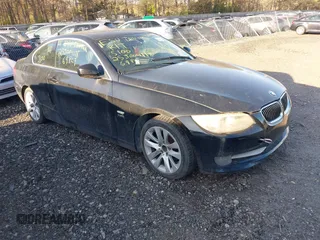 2011 BMW 3 Series 328i xDrive z VIN WBAKF5C55BE655091, wystawiony jako IAAI lot #42133231 z przebiegiem Nie podano mil oraz . Historia ofert i sprzedaży dostępna na DreamBid. Obrazek 1.