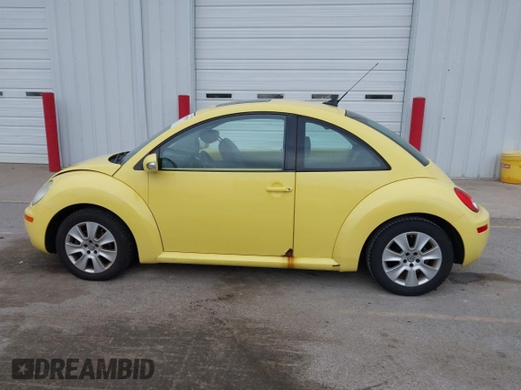 2009 Volkswagen Beetle S with VIN 3VWRW31C09M514034, listed as a IAAI auction lot 41969381 with 147,278 mi miles and . Bid and sale history available at DreamBid. Image 14.