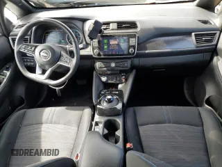 2024 Nissan LEAF SV Plus z VIN 1N4CZ1CV6RC555505, wystawiony jako Copart lot #49623705 z przebiegiem 31 272 mil mil oraz Szkoda całkowita • Salvage title. Historia ofert i sprzedaży dostępna na DreamBid. Obrazek 8.