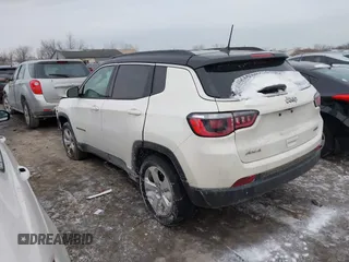 2018 Jeep Compass Altitude with VIN 3C4NJDBB3JT307076, listed as a IAAI auction lot 41387169 with 75,106 mi miles and . Bid and sale history available at carsss.com. Image 3.