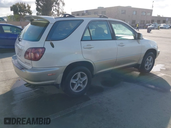 2000 Lexus RX 300 z VIN JT6HF10U8Y0117712, wystawiony jako IAAI lot #41993034 z przebiegiem 388 881 mil mil oraz . Historia ofert i sprzedaży dostępna na DreamBid. Obrazek 4.