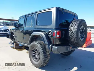 2023 Jeep Wrangler Sport S z VIN 1C4HJXDG5PW530892, wystawiony jako IAAI lot #41389577 z przebiegiem 17 014 mil mil oraz . Historia ofert i sprzedaży dostępna na DreamBid. Obrazek 3.
