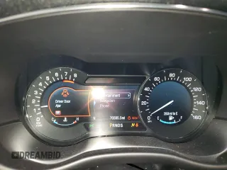 2016 Lincoln MKC Reserve z VIN 5LMCJ3D96GUJ03035, wystawiony jako Copart lot #48354615 z przebiegiem 76 595 mil mil oraz Szkody całkowita. Historia ofert i sprzedaży dostępna na DreamBid. Obrazek 9.