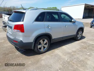 2012 Kia Sorento EX with VIN 5XYKU4A27CG236759, listed as a IAAI auction lot 41908574 with 197,841 mi miles. Bid and sale history available at carsss.com. Image 4.