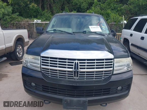 2012 Lincoln Navigator z VIN 5LMJJ3H58CEL01179, wystawiony jako IAAI lot #42445163 z przebiegiem 155 528 mil mil oraz . Historia ofert i sprzedaży dostępna na DreamBid. Obrazek 6.