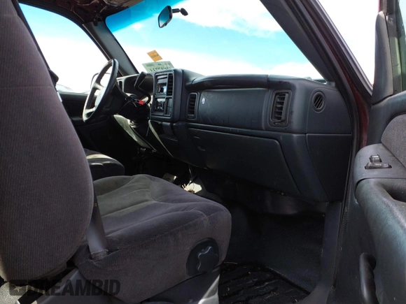2000 GMC Sierra 1500 SLE with VIN 1GTEC19V0YZ168472, listed as a IAAI auction lot 41837734 with 277,163 mi miles and . Bid and sale history available at DreamBid. Image 5.