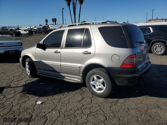 2005 Mercedes-Benz M-Class 3.7L with VIN 4JGAB57E75A552279, listed as a Copart auction lot 80696054 with 283,799 mi miles and Salvage Title. Bid and sale history available at carsss.com. Image 2.