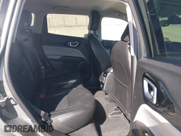 2022 Jeep Compass Limited z VIN 3C4NJDCB5NT136643, wystawiony jako IAAI lot #41737326 z przebiegiem 24 806 mil mil oraz . Historia ofert i sprzedaży dostępna na DreamBid. Obrazek 8.