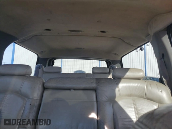 2001 Chevrolet Suburban LS with VIN 3GNFK16T11G105761, listed as a Copart auction lot 80726024 with 312,601 mi miles and Clean Title. Bid and sale history available at carsss.com. Image 10.