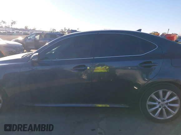 2009 Lexus IS 250 with VIN JTHBK262195092435, listed as a IAAI auction lot 40872640 with 245,143 mi miles. Bid and sale history available at carsss.com. Image 14.