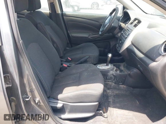 2017 Nissan Versa S Plus z VIN 3N1CN7APXHL901607, wystawiony jako IAAI lot #42249598 z przebiegiem 177 985 mil mil oraz . Historia ofert i sprzedaży dostępna na DreamBid. Obrazek 5.