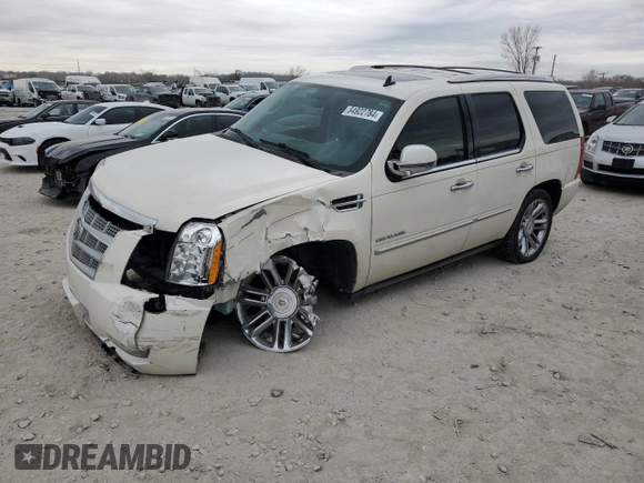 2014 Cadillac Escalade Platinum z VIN 1GYS4DEF6ER178624, wystawiony jako Copart lot #84922784 z przebiegiem 182 858 mil mil oraz Szkoda całkowita • Salvage title. Historia ofert i sprzedaży dostępna na DreamBid. Obrazek 1.