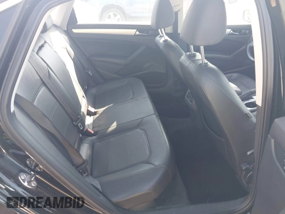 2013 Volkswagen Passat SE z VIN 1VWBN7A36DC061933, wystawiony jako IAAI lot #41972986 z przebiegiem 171 069 mil mil oraz . Historia ofert i sprzedaży dostępna na DreamBid. Obrazek 8.