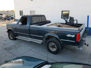 1993 Ford F-250 with VIN 2FTHF26G0PCB45950, listed as a Copart auction lot 81768714 with 0 mi miles and Salvage Title. Bid and sale history available at carsss.com. Image 2.