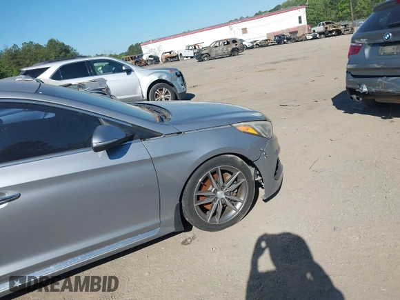 2015 Hyundai Sonata Sport z VIN 5NPE34AB4FH205255, wystawiony jako IAAI lot #42054966 z przebiegiem 201 526 mil mil oraz . Historia ofert i sprzedaży dostępna na DreamBid. Obrazek 6.