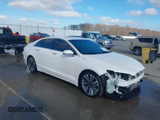 2017 Lincoln MKZ Reserve z VIN 3LN6L5FCXHR611273, wystawiony jako IAAI lot #41794752 z przebiegiem 74 652 mil mil oraz . Historia ofert i sprzedaży dostępna na DreamBid. Obrazek 1.