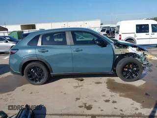 2024 Honda HR-V Sport z VIN 3CZRZ1H54RM754560, wystawiony jako IAAI lot #41652351 z przebiegiem 8 371 mil mil oraz . Historia ofert i sprzedaży dostępna na DreamBid. Obrazek 14.