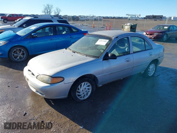 1999 Ford Escort SE z VIN 1FAFP13P8XW185612, wystawiony jako IAAI lot #41097304 z przebiegiem 221 752 mil mil oraz . Historia ofert i sprzedaży dostępna na DreamBid. Obrazek 2.