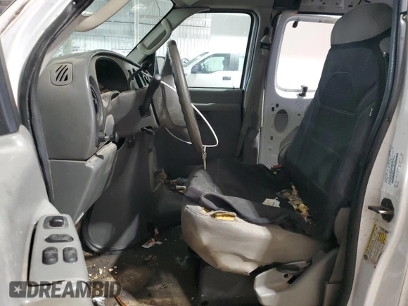 2007 Ford Econoline Cargo Commercial with VIN 1FTNE24LX7DA39592, listed as a Copart auction lot 43045895 with 133,537 mi miles and Salvage title. Bid and sale history available at DreamBid. Image 7.