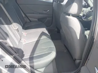2023 Hyundai Elantra SEL z VIN 5NPLM4AG8PH090614, wystawiony jako IAAI lot #42611835 z przebiegiem 37 644 mil mil oraz . Historia ofert i sprzedaży dostępna na DreamBid. Obrazek 8.