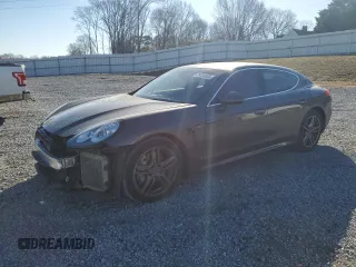 2015 Porsche Panamera 4S z VIN WP0AB2A73FL050727, wystawiony jako Copart lot #89134305 z przebiegiem 128 934 mil mil oraz Szkoda całkowita • Salvage title. Historia ofert i sprzedaży dostępna na DreamBid. Obrazek 1.