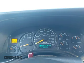 2000 Chevrolet Suburban LT with VIN 3GNGK26U9YG200551, listed as a IAAI auction lot 41527081 with 269,980 mi miles. Bid and sale history available at carsss.com. Image 7.