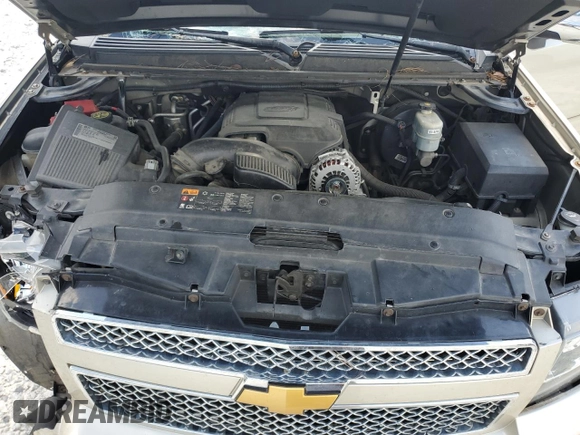 2013 Chevrolet Suburban LT z VIN 1GNSCJE06DR290395, wystawiony jako Copart lot #61279575 z przebiegiem 250 302 mil mil oraz Szkoda całkowita • Salvage title. Historia ofert i sprzedaży dostępna na DreamBid. Obrazek 12.
