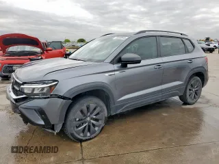 2022 Volkswagen Taos S z VIN 3VVCX7B26NM070043, wystawiony jako Copart lot #50202645 z przebiegiem 68 013 mil mil oraz Szkody całkowita. Historia ofert i sprzedaży dostępna na DreamBid. Obrazek 1.