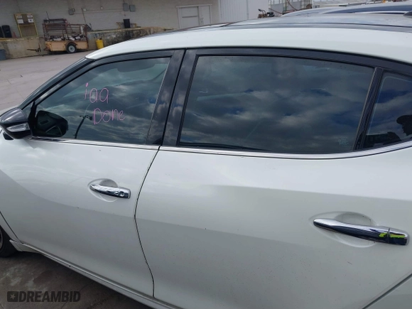 2018 Nissan Maxima SL with VIN 1N4AA6AP8JC363670, listed as a IAAI auction lot 41153398 with 170,160 mi miles. Bid and sale history available at carsss.com. Image 14.