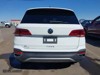2022 Volkswagen Taos SE with VIN 3VVRX7B21NM078514, listed as a IAAI auction lot 41647056 with 40,913 mi miles. Bid and sale history available at carsss.com. Image 16.