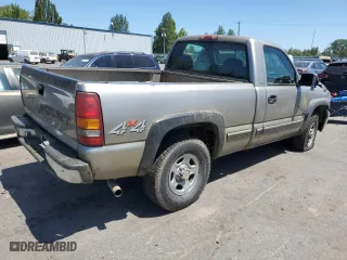 2000 Chevrolet Silverado 1500 with VIN 1GCEK14W5YZ305361, listed as a Copart auction lot 63910894 with 0 mi miles and Salvage Title. Bid and sale history available at carsss.com. Image 3.