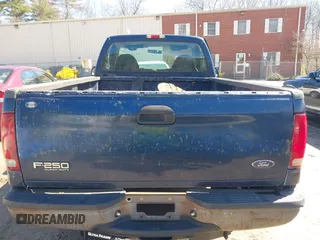 2002 Ford Super Duty F-250 XL with VIN 1FTNF20L92EA36463, listed as a IAAI auction lot 41994490 with 113,802 mi miles. Bid and sale history available at carsss.com. Image 8.