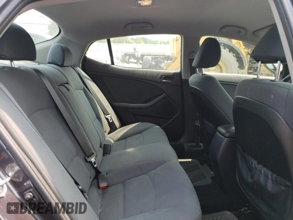 2015 Kia Optima LX with VIN 5XXGM4A70FG424291, listed as a Copart auction lot 60291265 with 273,391 mi miles and Clean title. Bid and sale history available at DreamBid. Image 10.