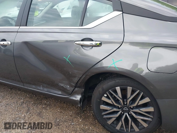 2025 Nissan Altima SV z VIN 1N4BL4DV3SN372568, wystawiony jako IAAI lot #42429216 z przebiegiem 7 865 mil mil oraz . Historia ofert i sprzedaży dostępna na DreamBid. Obrazek 6.