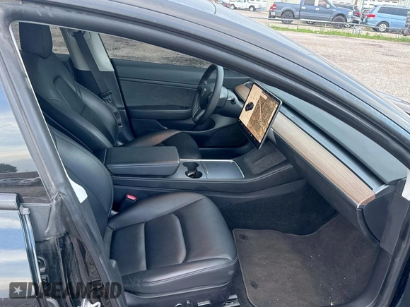 2021 Tesla Model 3 Standard Range Plus z VIN 5YJ3E1EA9MF919606, wystawiony jako Copart lot #60377285 z przebiegiem 39 713 mil mil oraz Szkoda całkowita • Salvage title. Historia ofert i sprzedaży dostępna na DreamBid. Obrazek 5.
