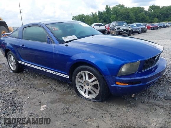 2005 Ford Mustang Deluxe with VIN 1ZVFT80N555143979, listed as a IAAI auction lot 42502001 with 201,721 mi miles and . Bid and sale history available at DreamBid. Image 1.