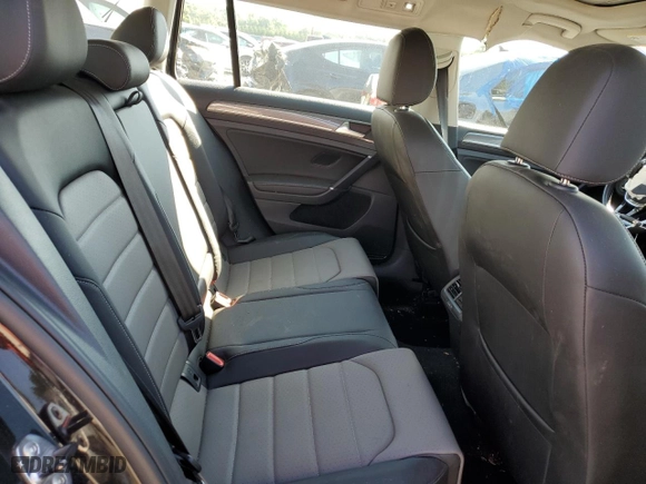 2017 Volkswagen Golf Alltrack S with VIN 3VWH17AU8HM525811, listed as a Copart auction lot 56725174 with 44,184 mi miles and Salvage Title. Bid and sale history available at carsss.com. Image 10.