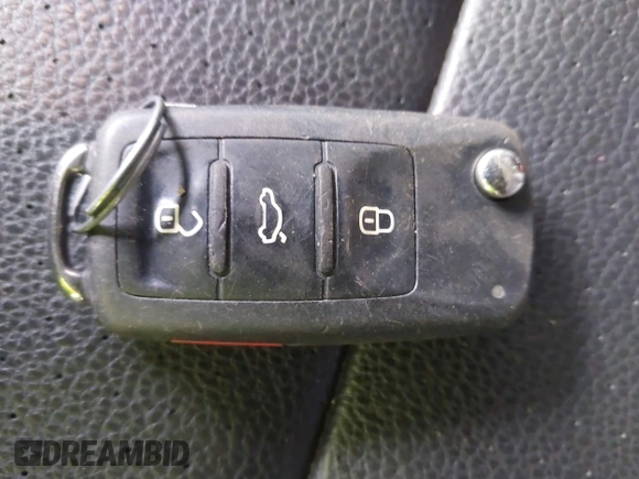 2014 Volkswagen Jetta TDI w/Sunroof & Nav с VIN 3VWPL7AJ8EM613037, выставлен на аукционе IAAI как лот 41943616 с пробегом 134 099 миль миль и . История ставок и продаж доступна на DreamBid. Изображение 11.