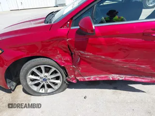 2020 Ford Fusion SE z VIN 3FA6P0HD8LR104422, wystawiony jako IAAI lot #42092244 z przebiegiem 55 438 mil mil oraz . Historia ofert i sprzedaży dostępna na DreamBid. Obrazek 6.