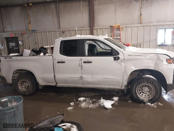 2019 Chevrolet Silverado 1500 Work Truck with VIN 1GCRYAEF3KZ303839, listed as a IAAI auction lot 41575101 with 118,556 mi miles. Bid and sale history available at carsss.com. Image 13.
