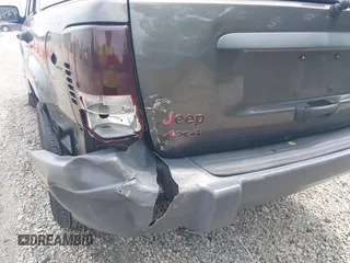 2004 Jeep Grand Cherokee Laredo with VIN 1J4GW48S44C352538, listed as a IAAI auction lot 42765905 with 249,220 mi miles and . Bid and sale history available at DreamBid. Image 6.