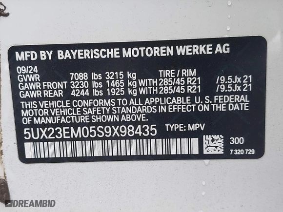 2025 BMW X7 xDrive40i with VIN 5UX23EM05S9X98435, listed as a IAAI auction lot 41476358 with 2,946 mi miles. Bid and sale history available at carsss.com. Image 9.