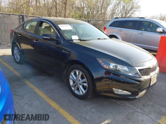 2013 Kia Optima EX z VIN 5XXGN4A77DG097074, wystawiony jako IAAI lot #41874312 z przebiegiem 81 591 mil mil oraz . Historia ofert i sprzedaży dostępna na DreamBid. Obrazek 1.