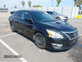 2015 Nissan Altima S with VIN 1N4AL3APXFC267944, listed as a IAAI auction lot 41890087 with 265,504 mi miles and . Bid and sale history available at DreamBid. Image 1.